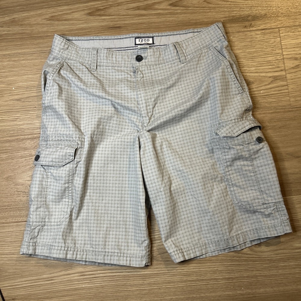 Izod Men's White And Gray Cargo Shorts Size 34 Made In Bangladesh